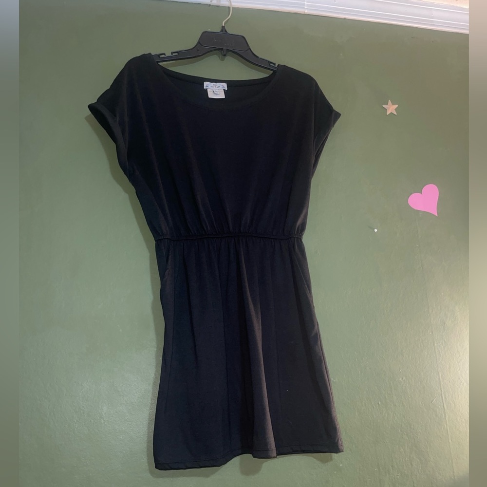 Black short sleeve dress